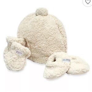 JJ Cole® Bundleme Hat, Mitten & Booties Set - For Baby